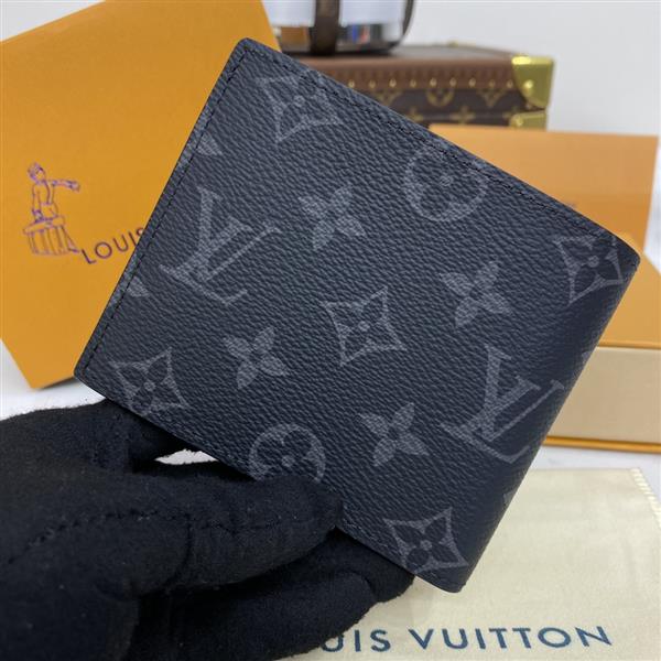 2026122105436353 600